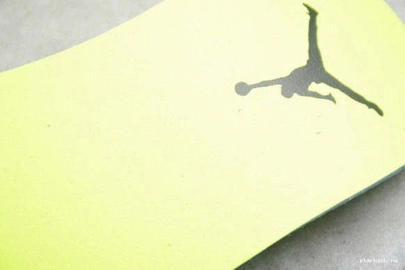 4 Retro Volt AQ3559-700 AQ3559-700 Flyknit Jordan 0103